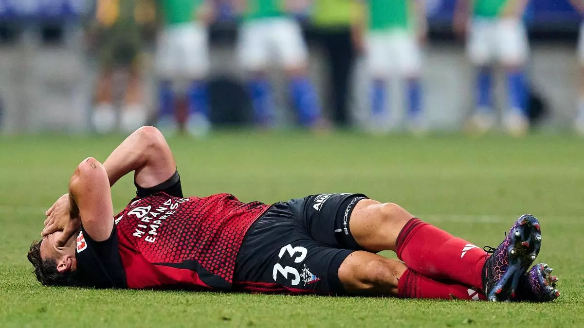 Drama Mirandés: sin ascenso, sin entrenador... y solo un jugador con contrato