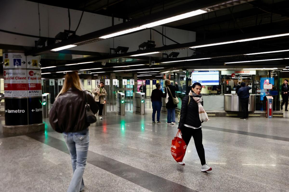 La estación de metro de Colón, esta mañana, donde ha ocurrido el incidente.