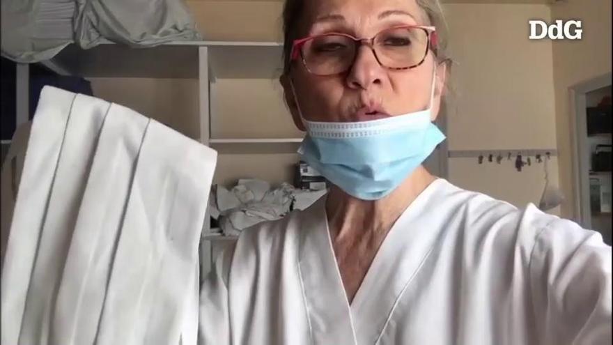 Vídeo: una modista i empleada de la Clínica Girona ensenya a confeccionar mascaretes per al personal sanitari