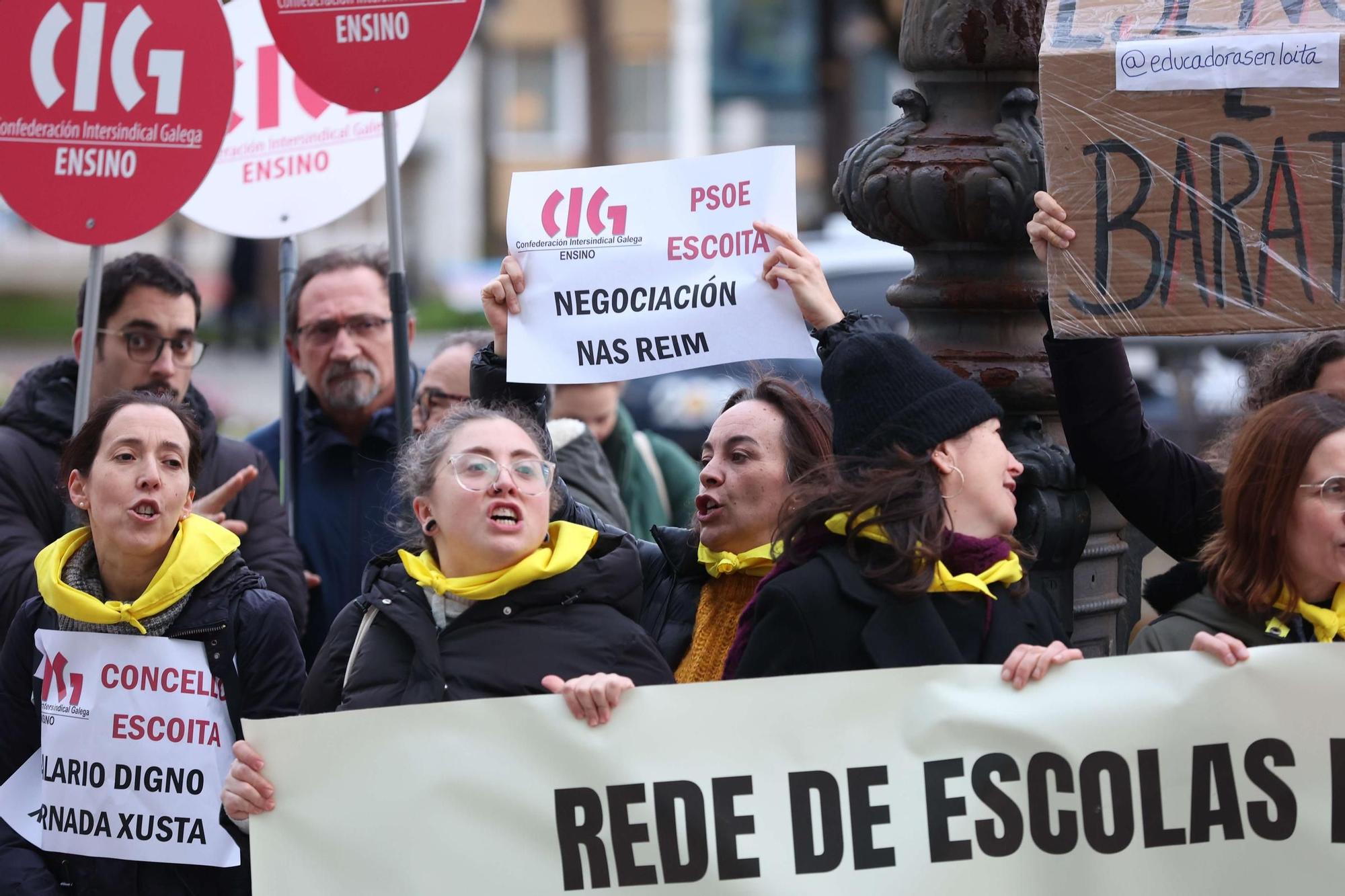 Protesta de trabajadoras de la red de escuelas infantiles municipales de A Coruña