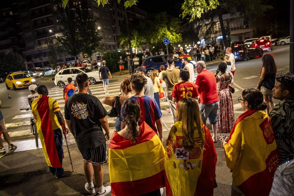 Les millors imatges de la celebració a Manresa del triomf de la Roja al Mundial