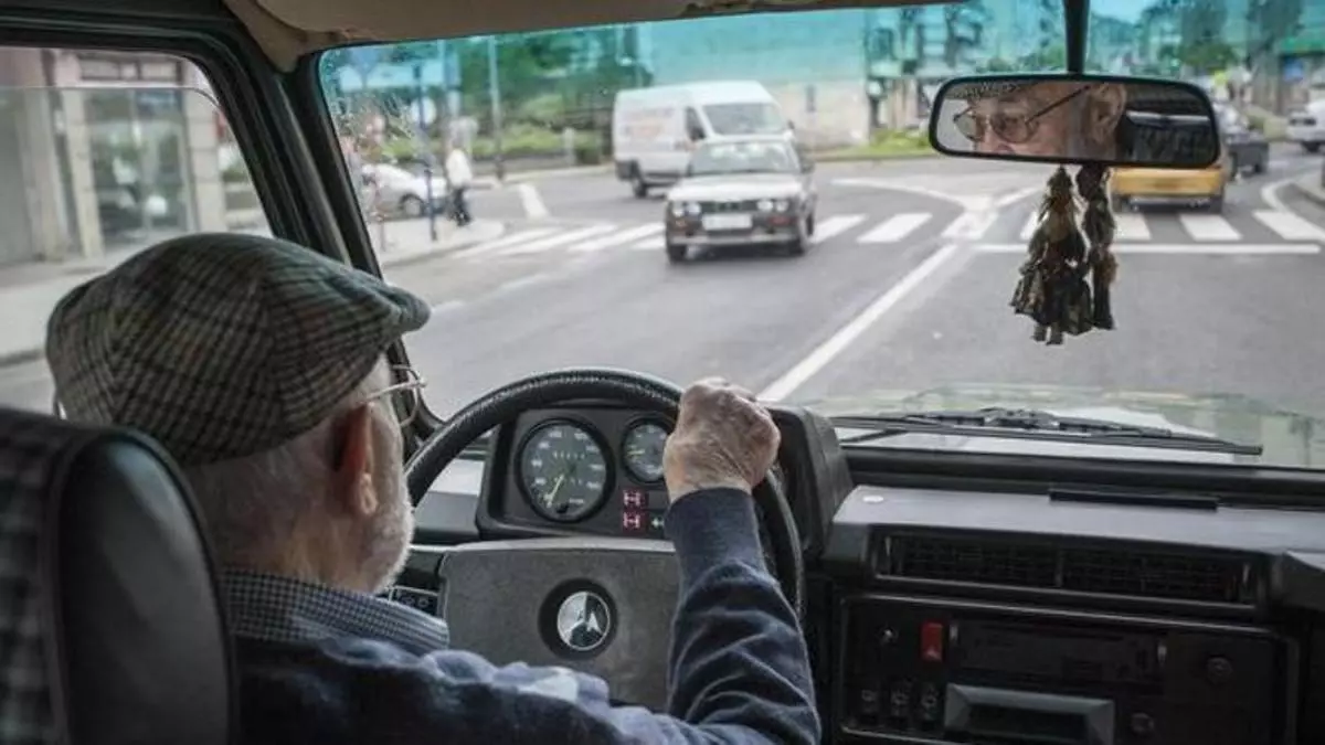 Los conductores mayores de 74 años alcanzan la cifra récord de 1,9 millones y tienen la tasa de siniestralidad más baja