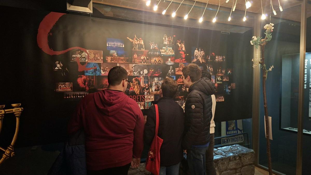 Una exposició repassa els 125 anys d’història dels Pastorets de Berga