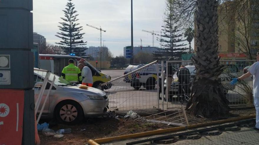 Un coche y una moto colisionan en Tres Cruces