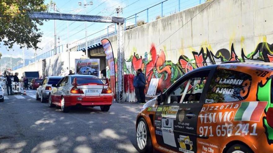 Tres heridos al estrellarse un coche contra un muro en un rally en Campanet