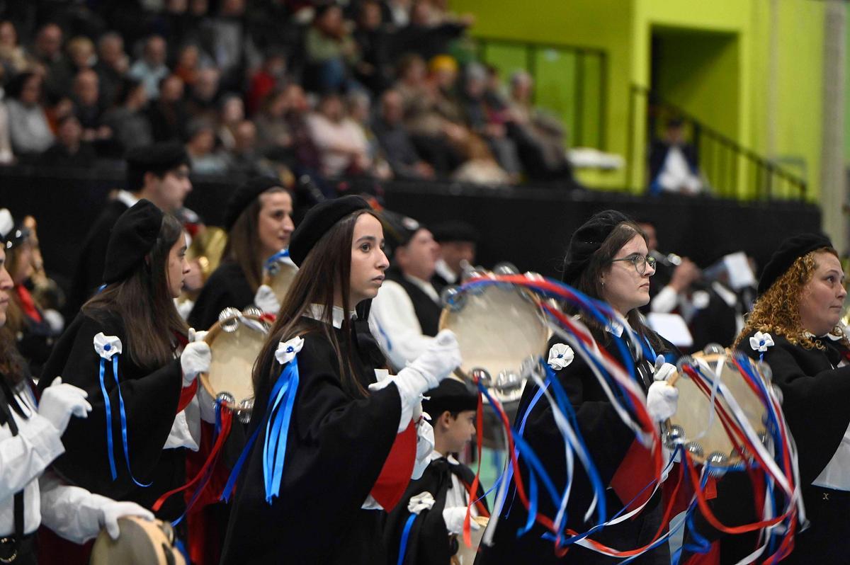 Navia acoge por primera vez el Certamen de Rondallas de Vigo