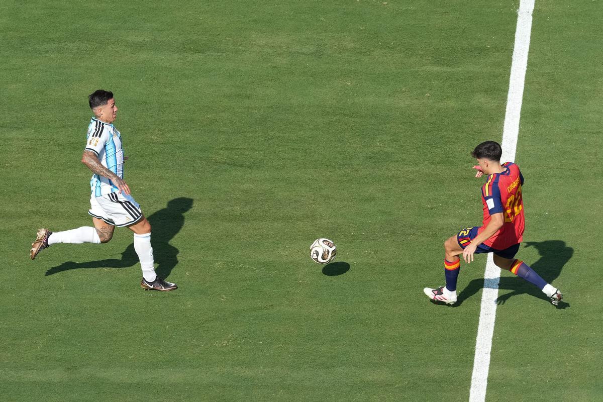 Les imatges de Pau Cubarsí, el primer gironí que guanya el Mundial