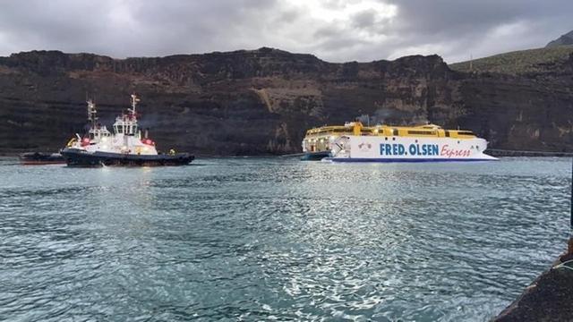 Suspenden las maniobras de reflote del Bentago Express
