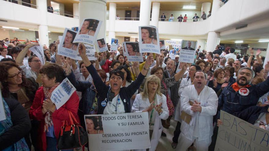 Los hospitales vigueses se vuelcan de nuevo con Teresa y critican la gestión de la crisis