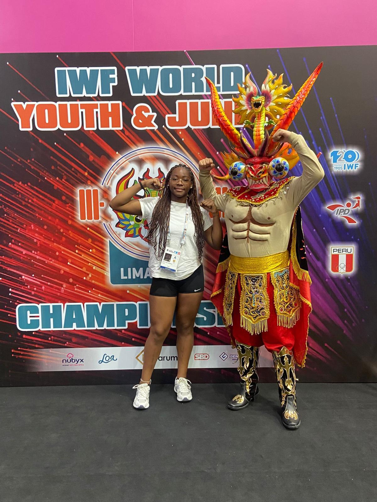 Digna Silo, en el Mundial Sub 17 de halterofilia de Perú.