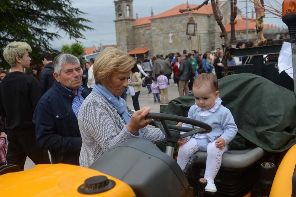 Los tractores más bonitos desfilan por Vilanova