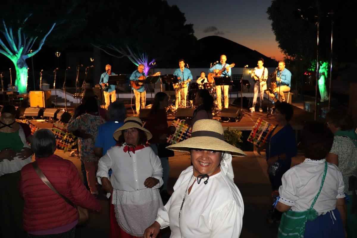 Yaiza celebra el Día de Canarias con un homenaje a las tradiciones y a &quot;nuestra gente&quot;