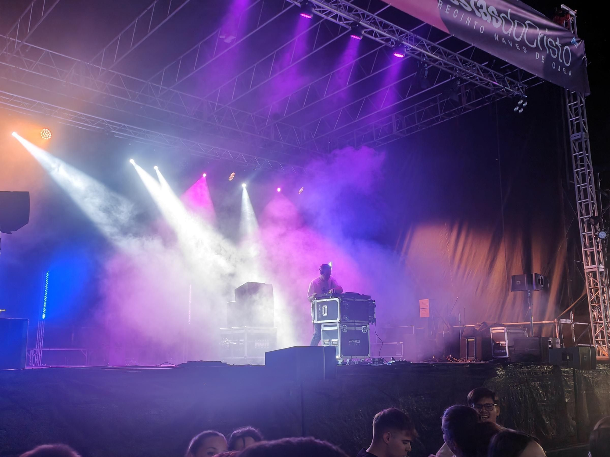 Dj Michi triunfa en el inicio de las Festas do Cristo de Cangas