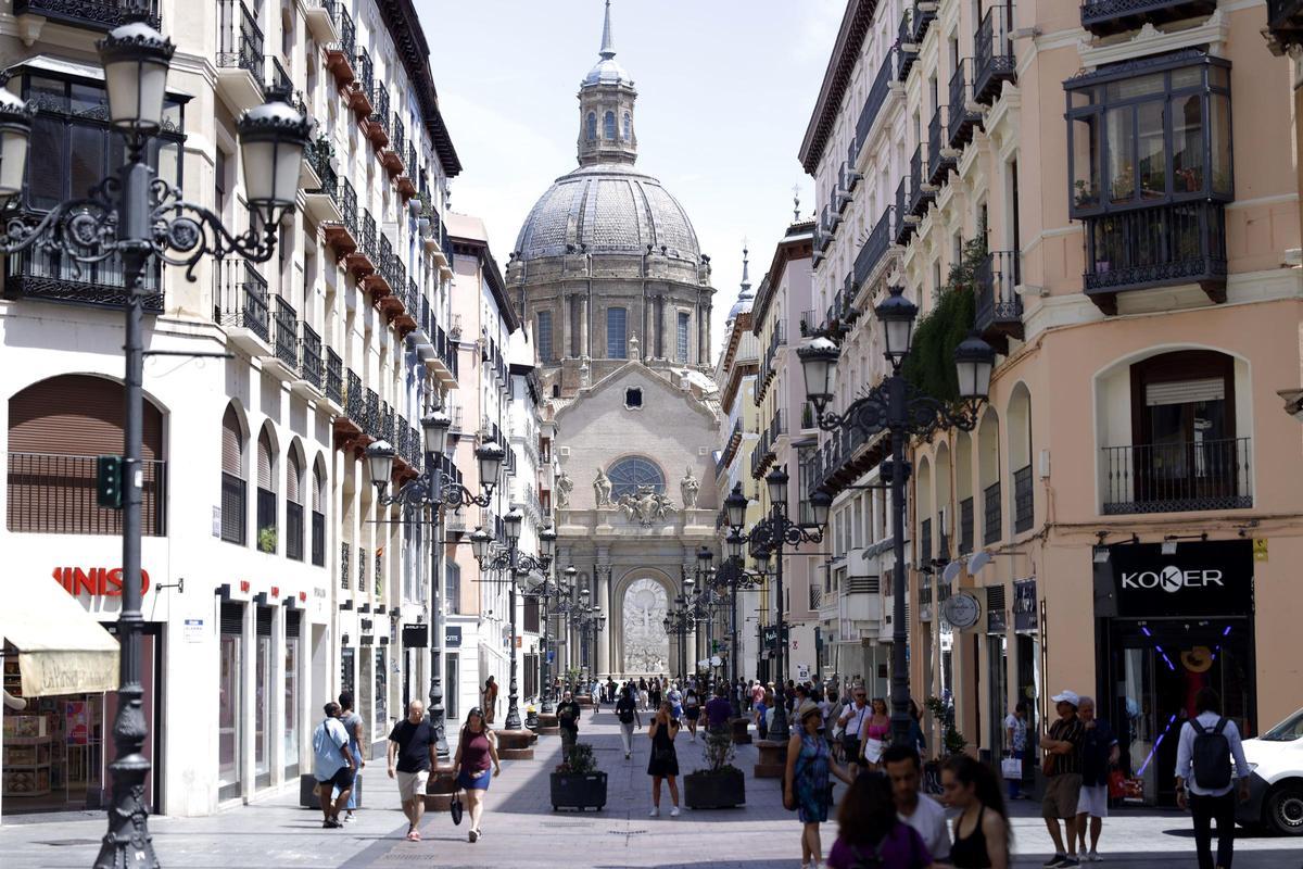 La normativa establece los "espacios de especial protección para el peatón" en zonas de alta densidad de ocupación como puede ser la calle Alfonso.