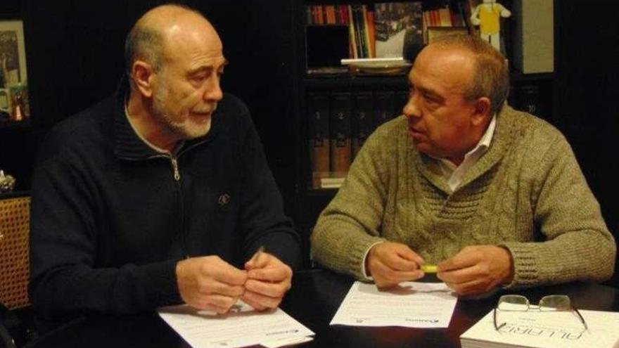 Francisco García y Manuel Blanco, en la firma del convenio.