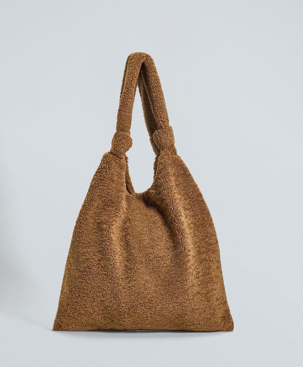 Bolso de borreguito, de Oysho