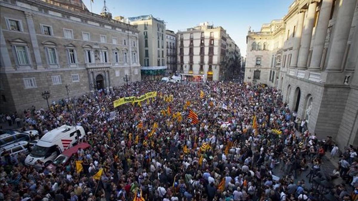 Concentración en la plaza Sant Jaume por la escuela catalana el pasado 12 de septiembre.