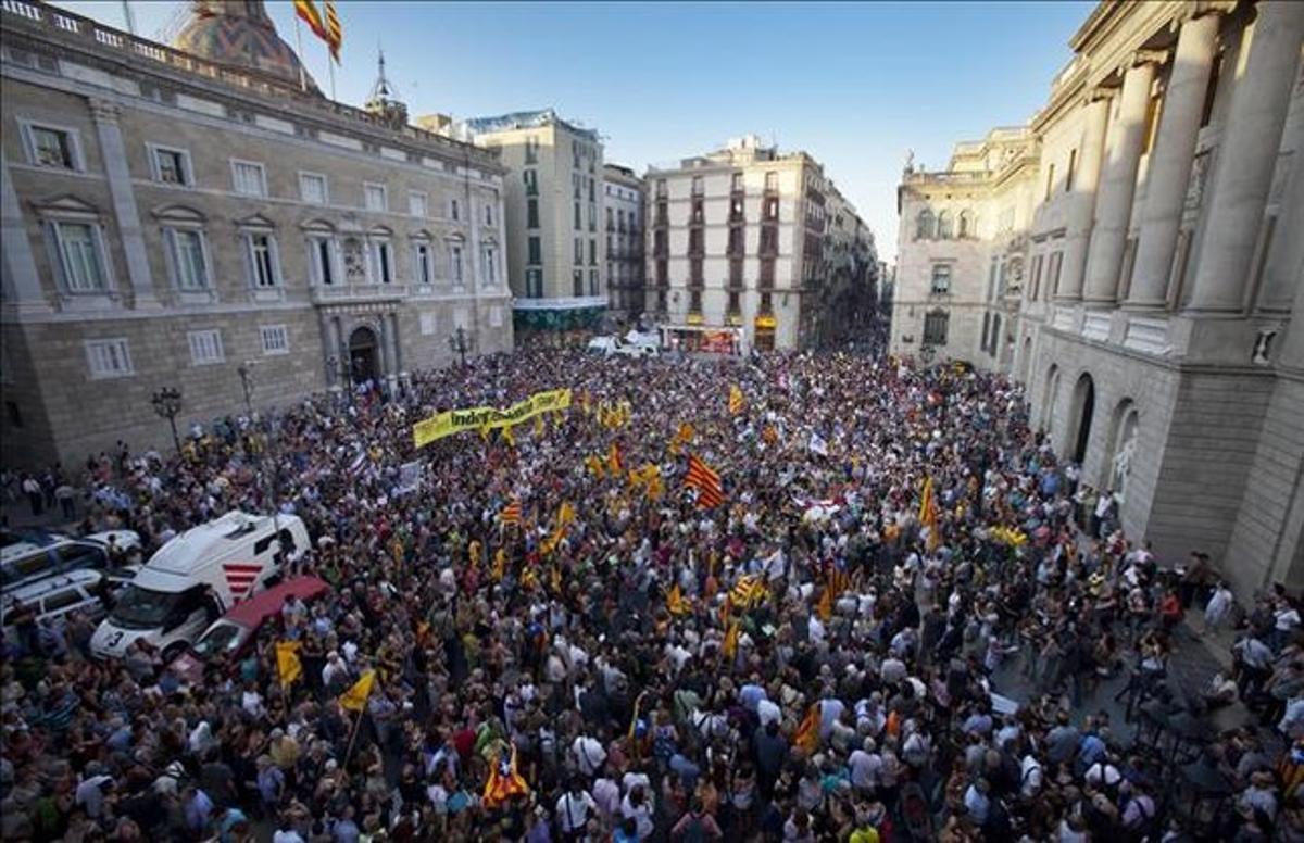Concentración en la plaza Sant Jaume por la escuela catalana el pasado 12 de septiembre.