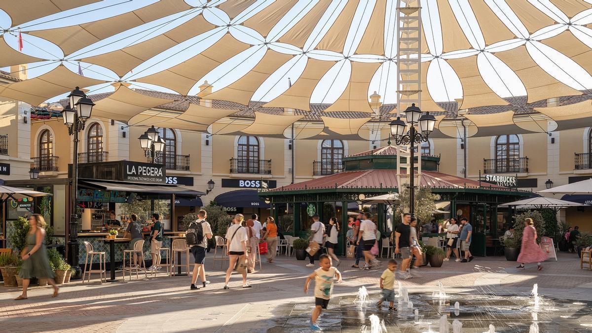 CCOO rechaza las aperturas especiales hasta medianoche en Plaza Mayor y McArthurGlen de Málaga y anuncia 'acciones legales' si se producen