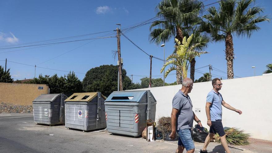 Isla de contenedores frente a la vivienda del vecino denunciante