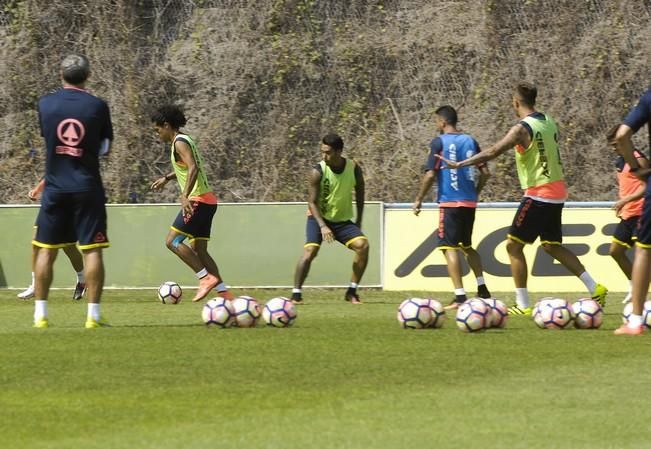 ENTRENAMIENTO DE LA UD LAS PALMAS Y ENTREVISTGA ...