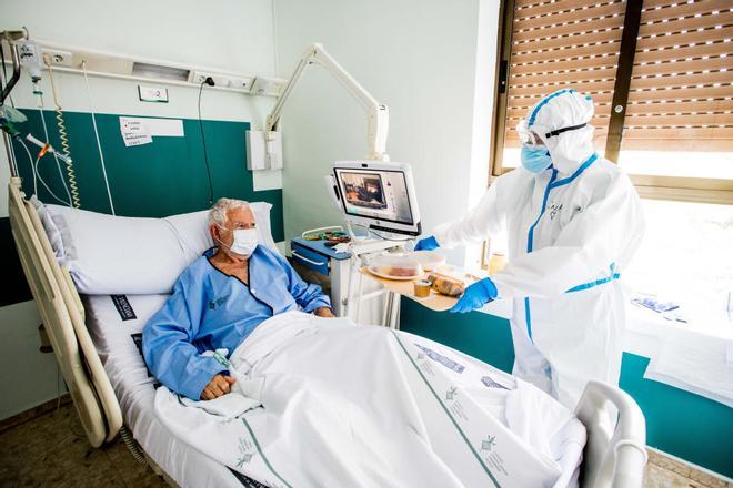 Un día en la primera línea del virus