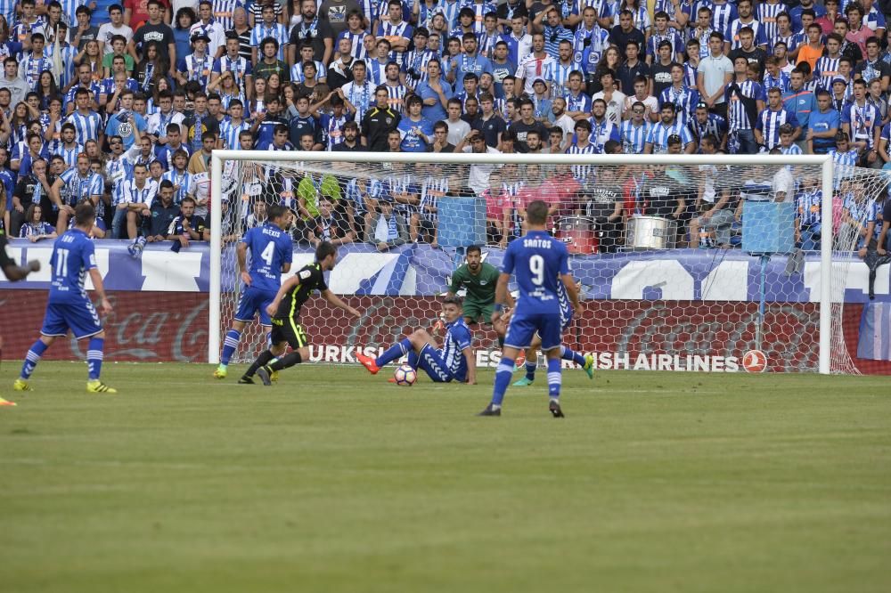 Partido entre el Alavés y el Sporting