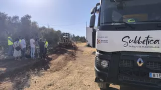 Un plan refuerza el mantenimiento de caminos rurales de Lucena
