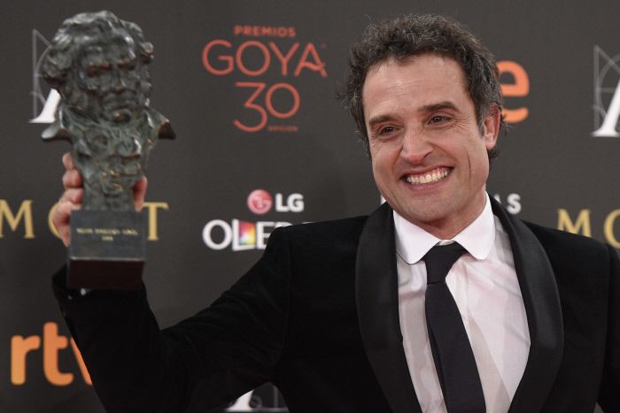 Daniel Guzman, Roberto de 'Aquí no hay quien viva'