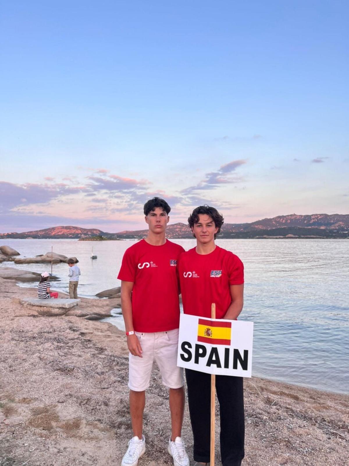 Los regatistas del Club Náutico Santa Pola, Enrique Parres y Gonzalo Ruiz.