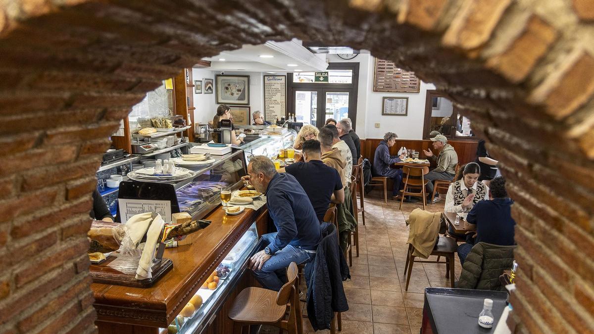 Nuevos aires para el Bar Guillermo de Alicante