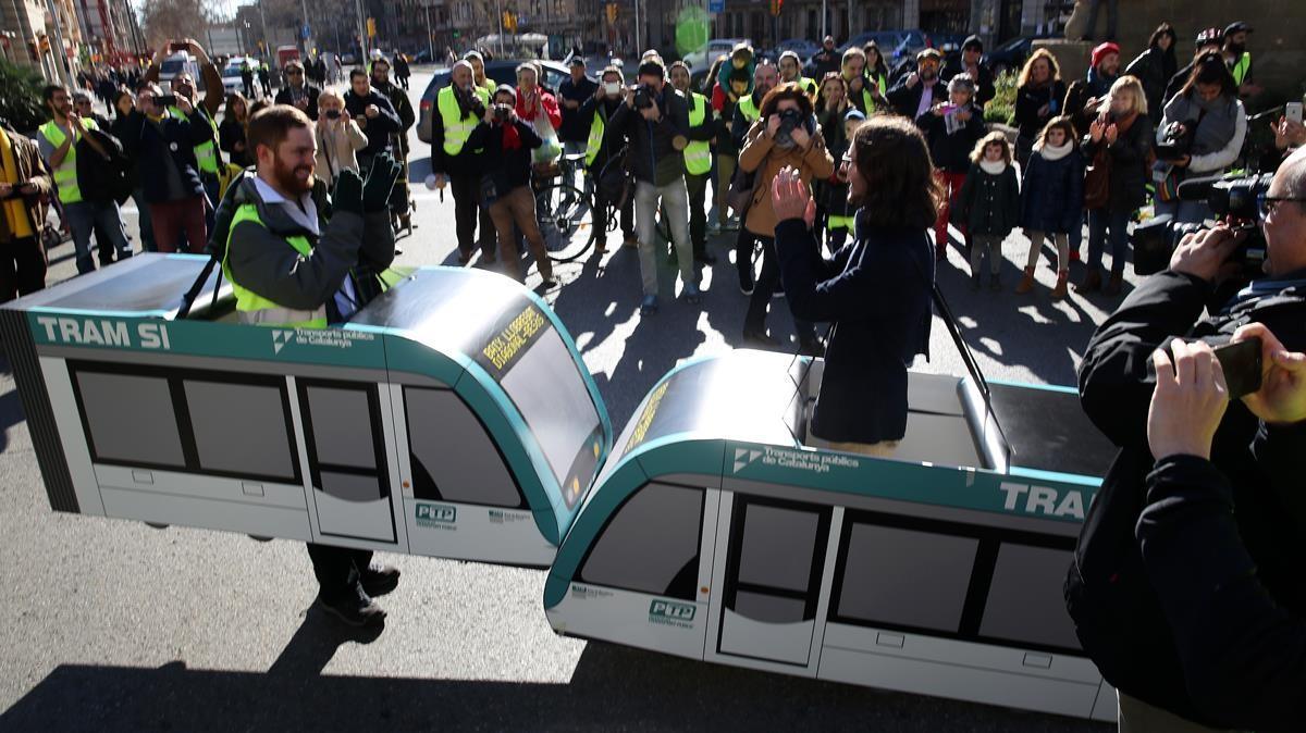 Manifestación a favor de la unión del tranvía por la Diagonal, en enero del 2018