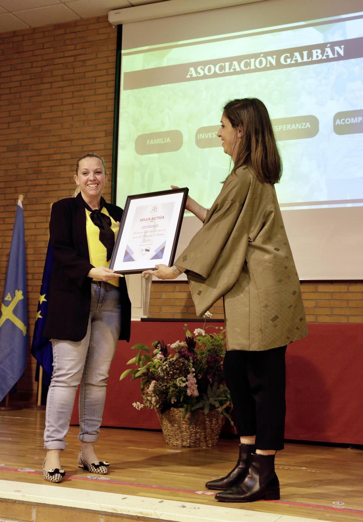 Saúl Craviotto y Rodrigo Germade vuelven al colegio en Gijón (en imágenes)
