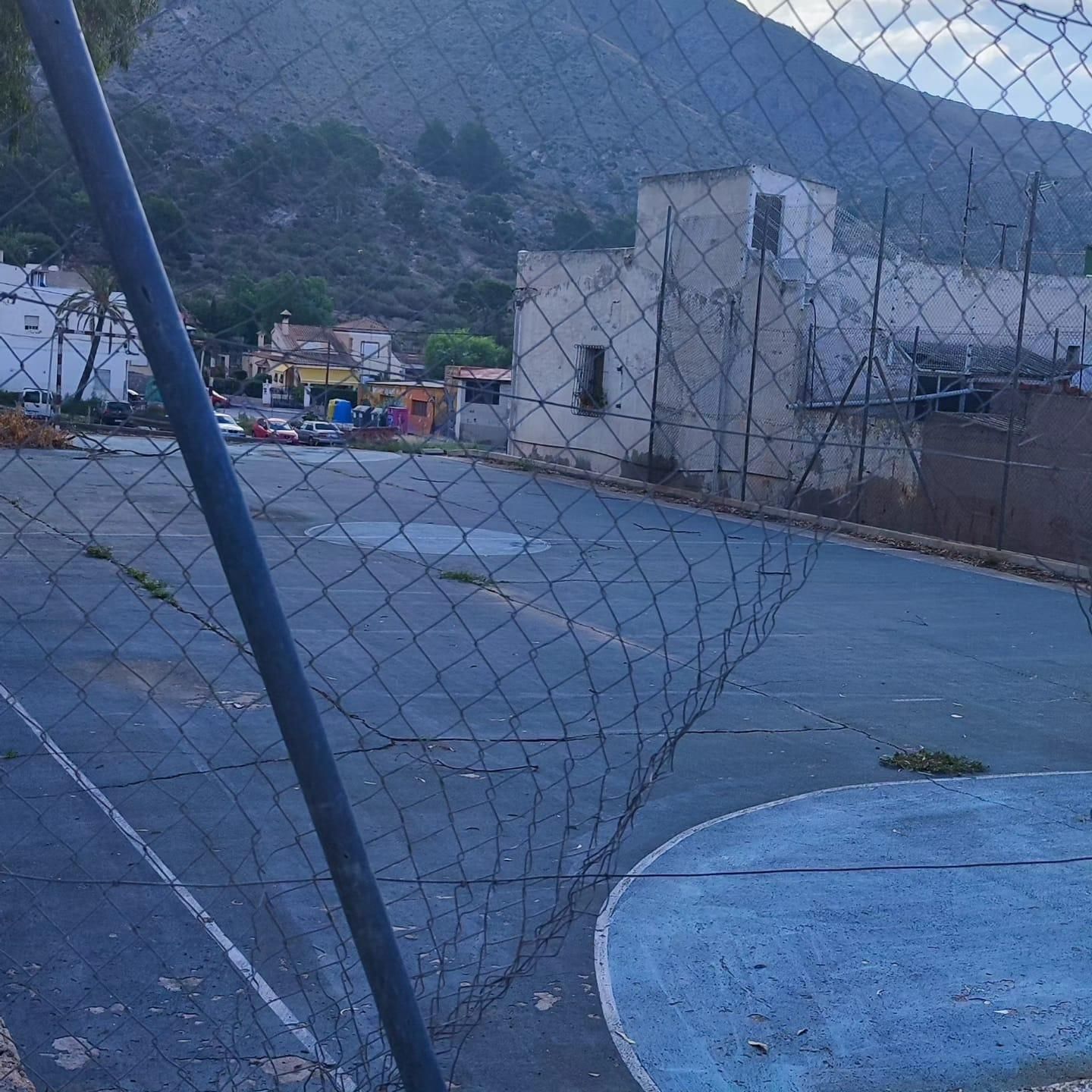 Deficiencias en parques infatiles y zonas de juego de Orihuela