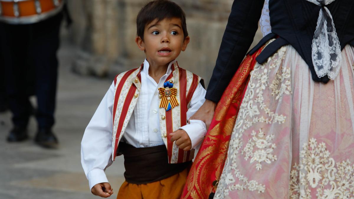 Búscate en el segundo día de Ofrenda por la calle del Mar (entre las 18.00 y las 19.00 horas).