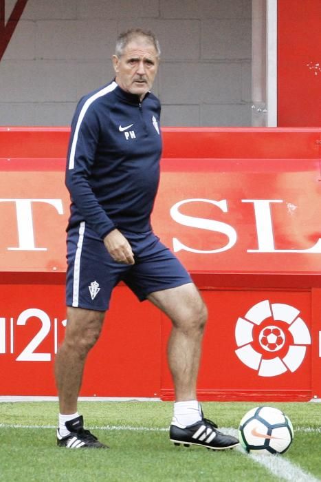 Entrenamiento del Sporting en El Molinón a puerta cerrada antes del derbi