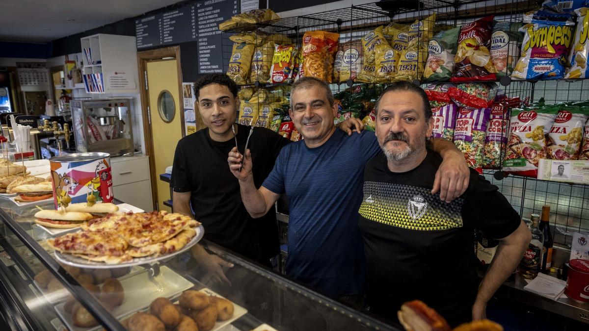 El bar del campo de fútbol del Escalerillas, "el mejor de toda Zaragoza"