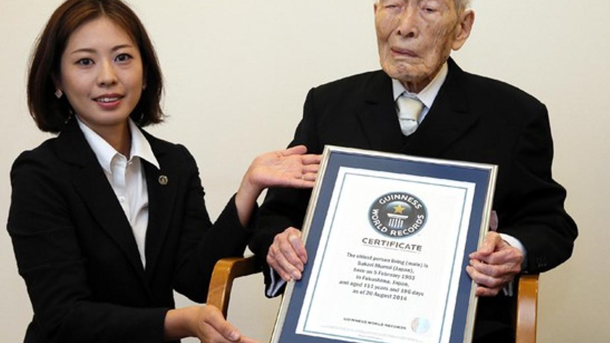 El japonés Sakari Momoi, hasta este domingo, el hombre más longevo del mundo.