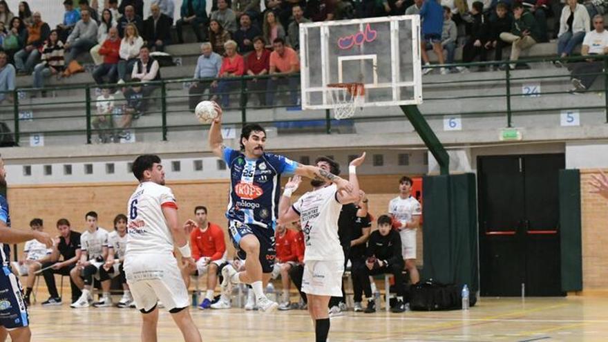 El Trops continúa sin conocer la victoria tras empatar ante el Agustinos (24-24)