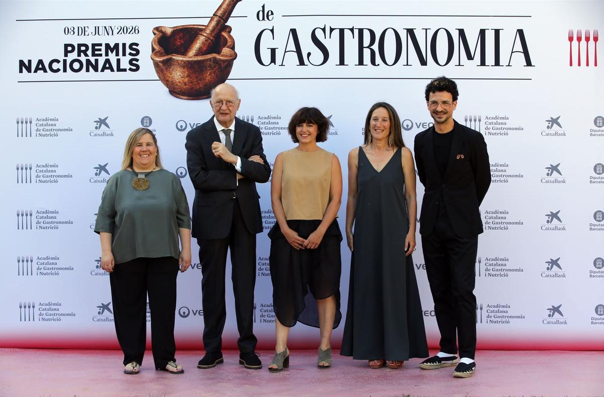 Els cinc guanyadors dels Premis Nacionals de Gastronomia 2026; d'esquerra a dreta, Laia Coma, Jaume Subirós, Patricia Sierra, Trinitat Gilbert i Raül Balam.