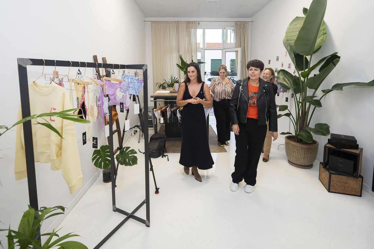 La diseñadora de Gran Canaria Moda Cálida Elena Morales abre una tienda física en Telde