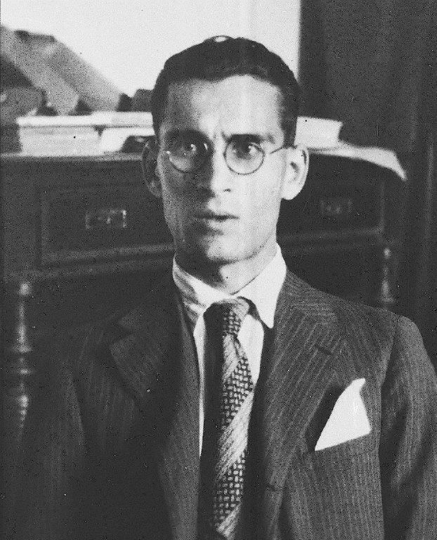 El padre Andrés Llordén, vestido de civil hacia 1936.