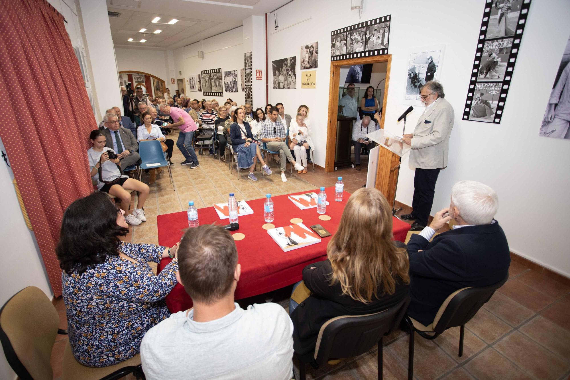 Presentación del libro "Esencia Mediterránea" dedicado al torero Manzanares en el Museo Taurino de Alicante