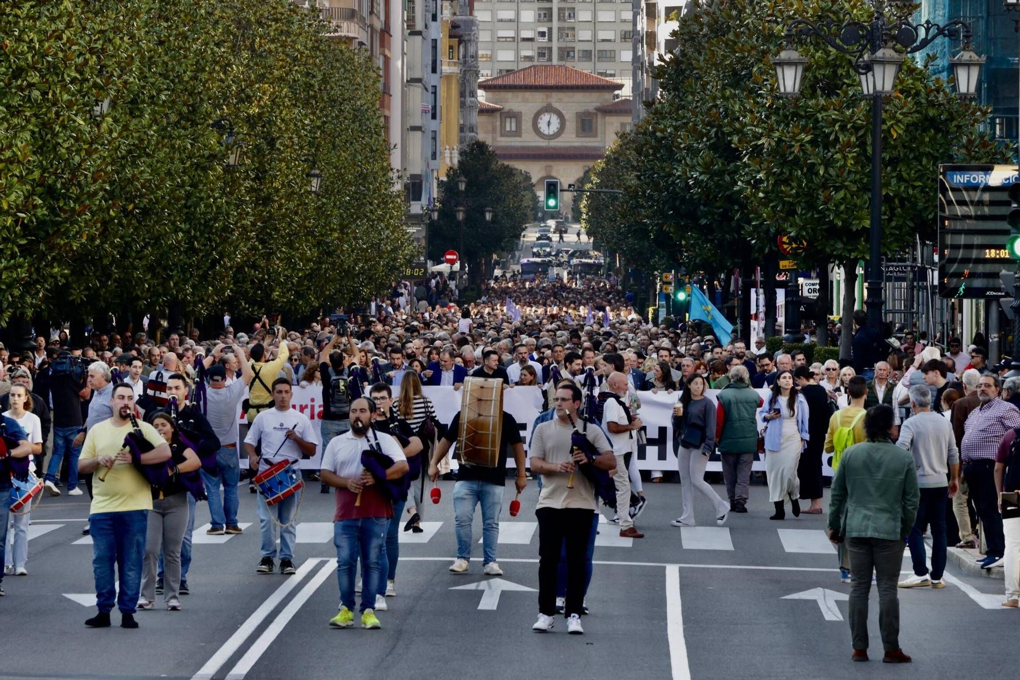 EN IMÁGENES: así fue la gran movilización contra el peaje del Huerna en Asturias