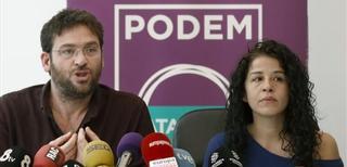 Podem mantiene tras su consulta el pulso a la confluencia de Colau