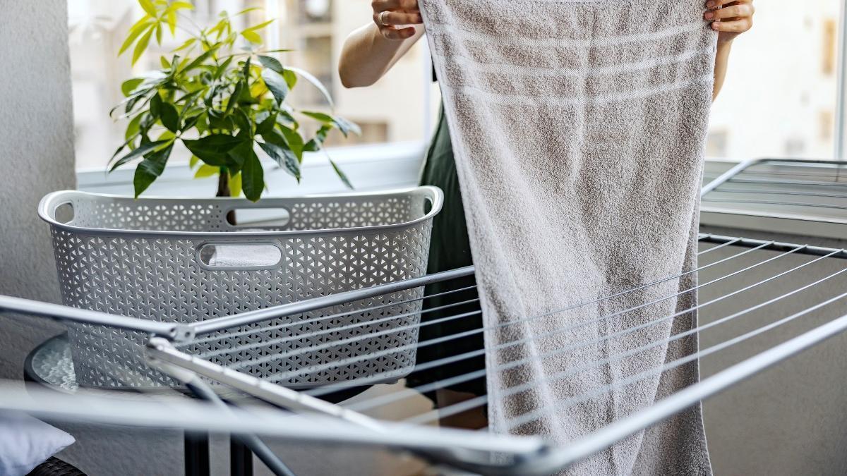 Lidl rebaja el tendedero de Vileda con el que secar la ropa dentro de casa  en los días de lluvia