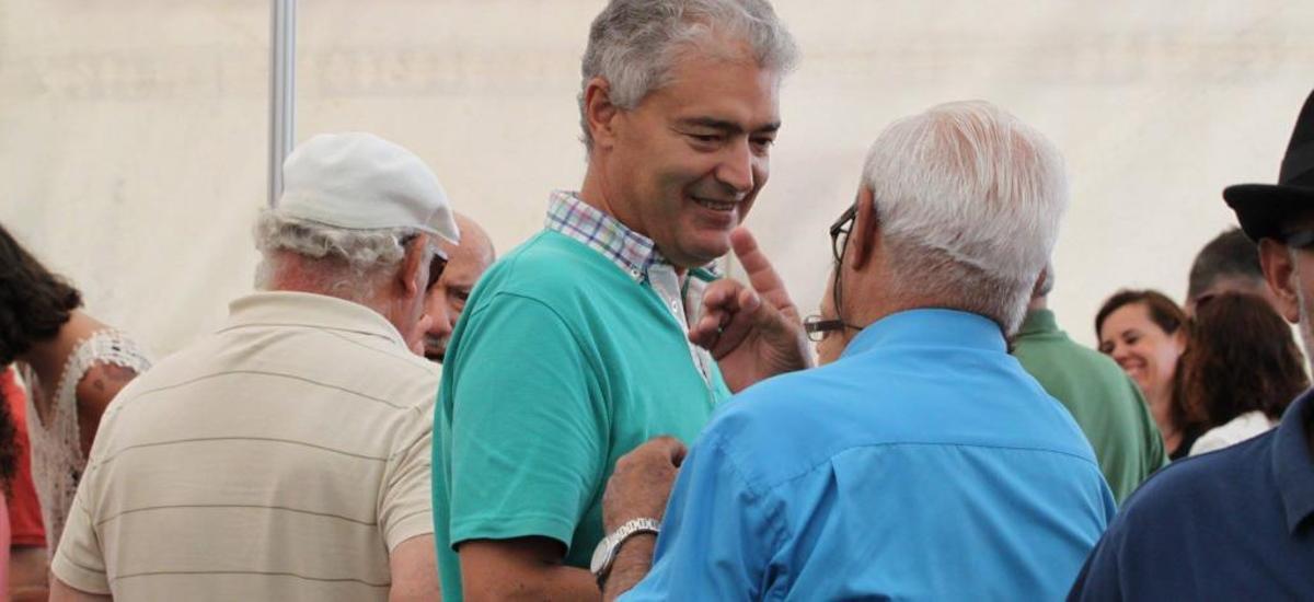 José Juan Cruz Saavedra (c) en un acto del PSOE de Lanzarote.