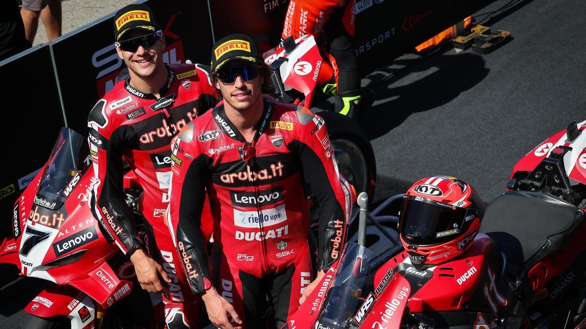 Nicoló Bulega (derecha) e Iker Lecuona (izquierda) en Portimao