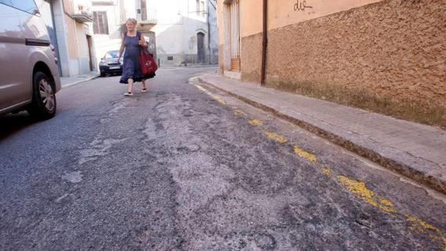 El carrer Llarg s&#039;asfaltarà i es reformarà.