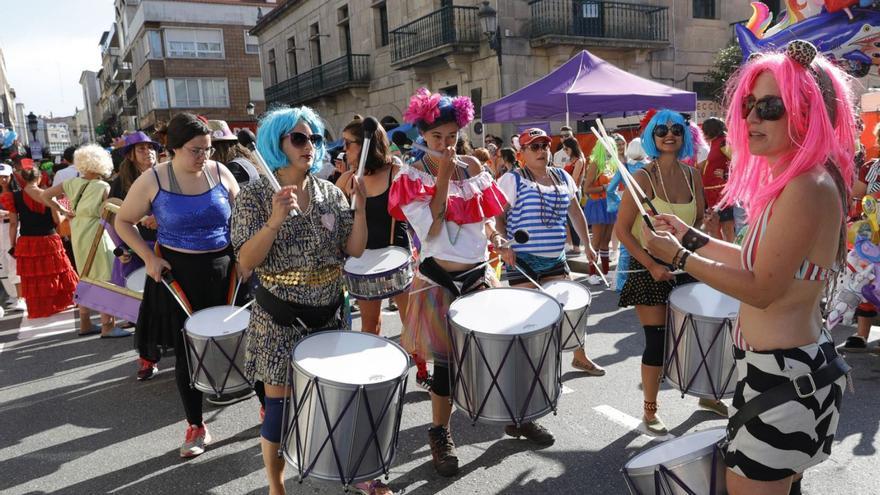 Entroido de Verán e moita música en Redondela